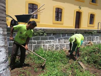 Jardim em torno da Matriz Ã© resultado de parceria com o Viveiro Porto Amazonas (VPA)