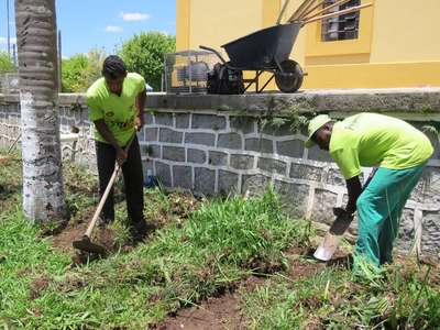 Jardim em torno da Matriz Ã© resultado de parceria com o Viveiro Porto Amazonas (VPA)